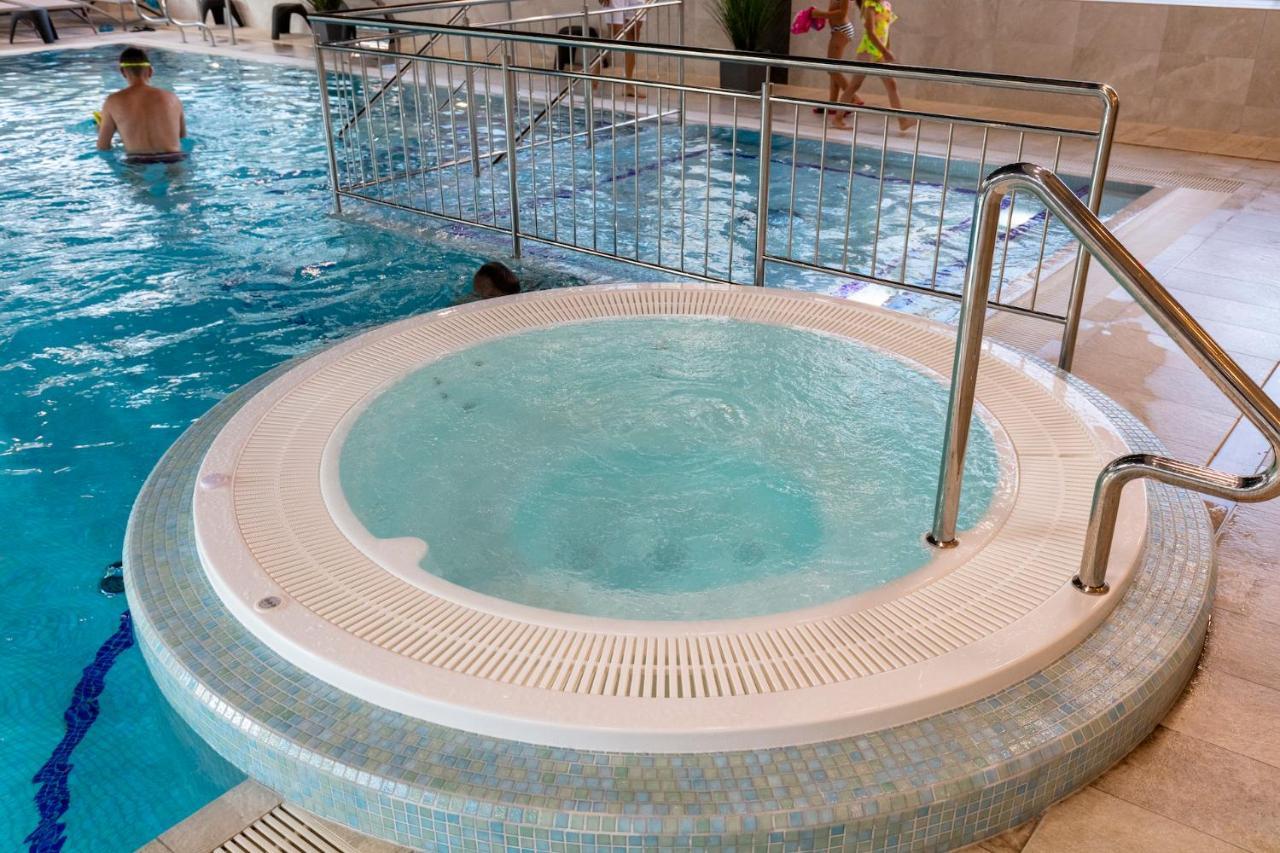 Apartament 7M Z Basenem W Jednym Budynku Klifowa Rewal Bon Turystyczny !!! Free Private Parking Exterior foto